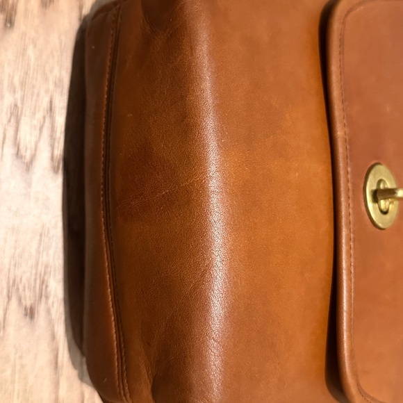 Coach Vintage Quincy 9919 British Tan Leather Crossbody Bag - Picture 6 of 10